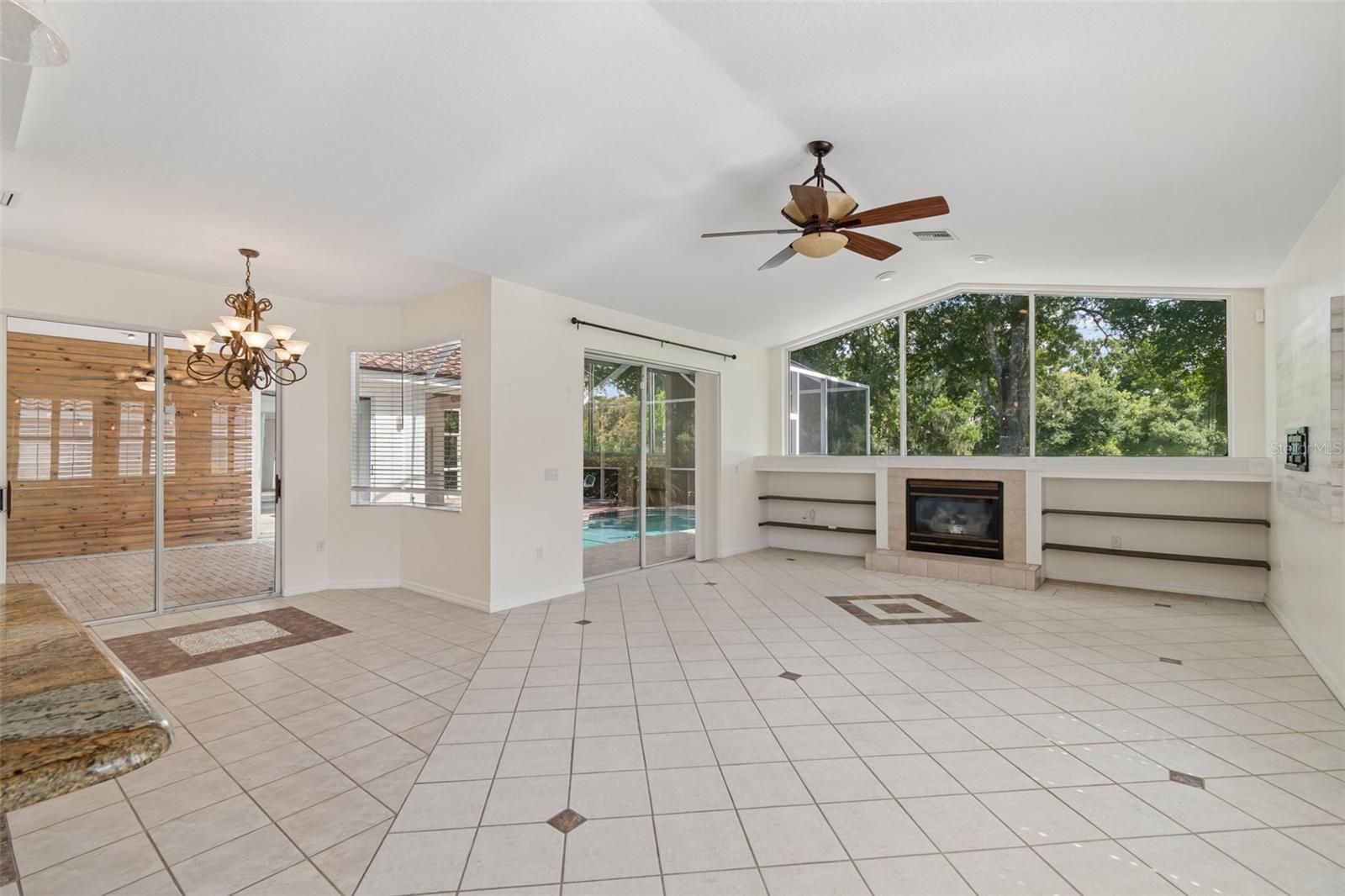 1230 Berkshire Ln Property Photo 28