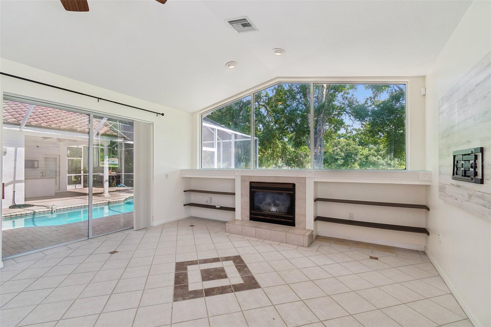 1230 Berkshire Ln Property Photo 29
