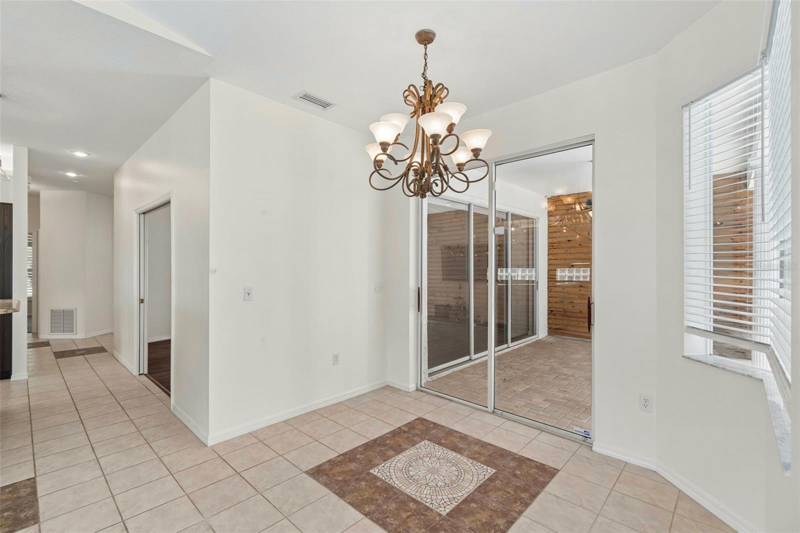 1230 Berkshire Ln Property Photo 30