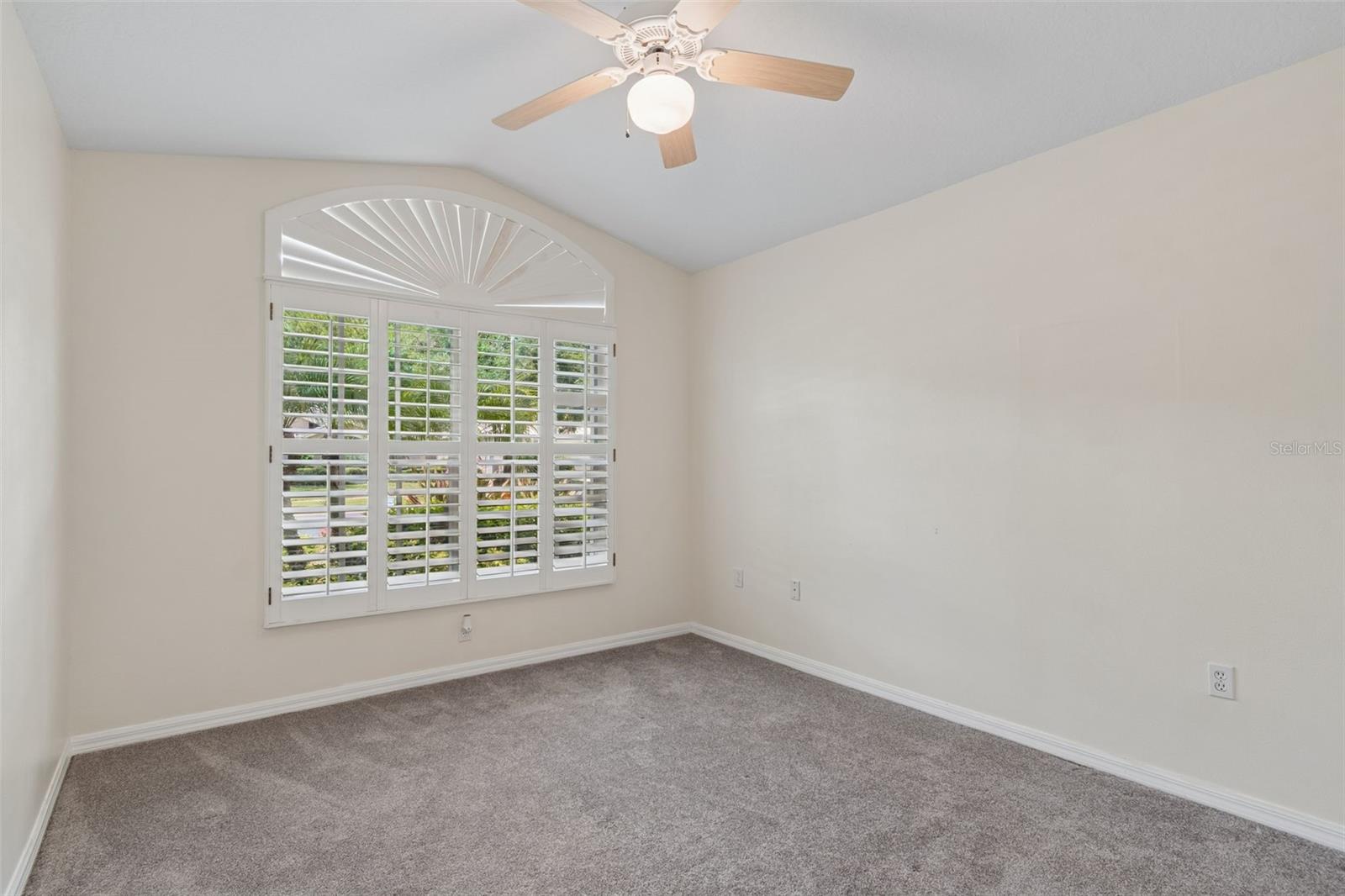 1230 Berkshire Ln Property Photo 41
