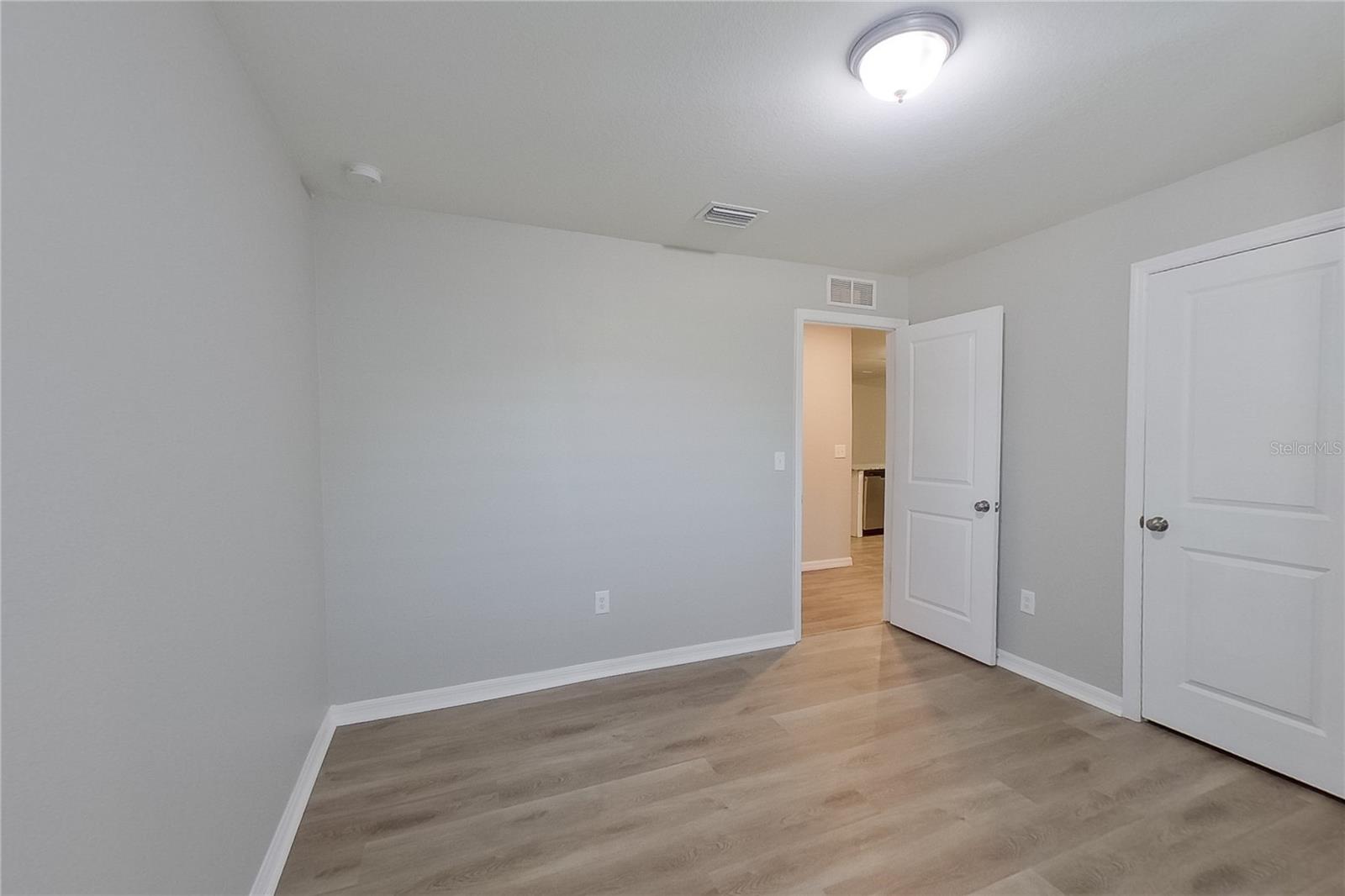 18310 Gibraltar Ln Property Photo 5