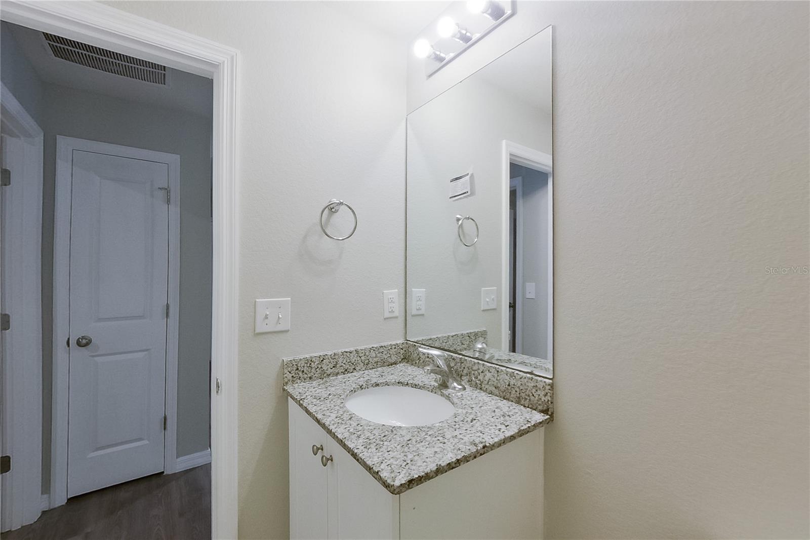 18310 Gibraltar Ln Property Photo 6