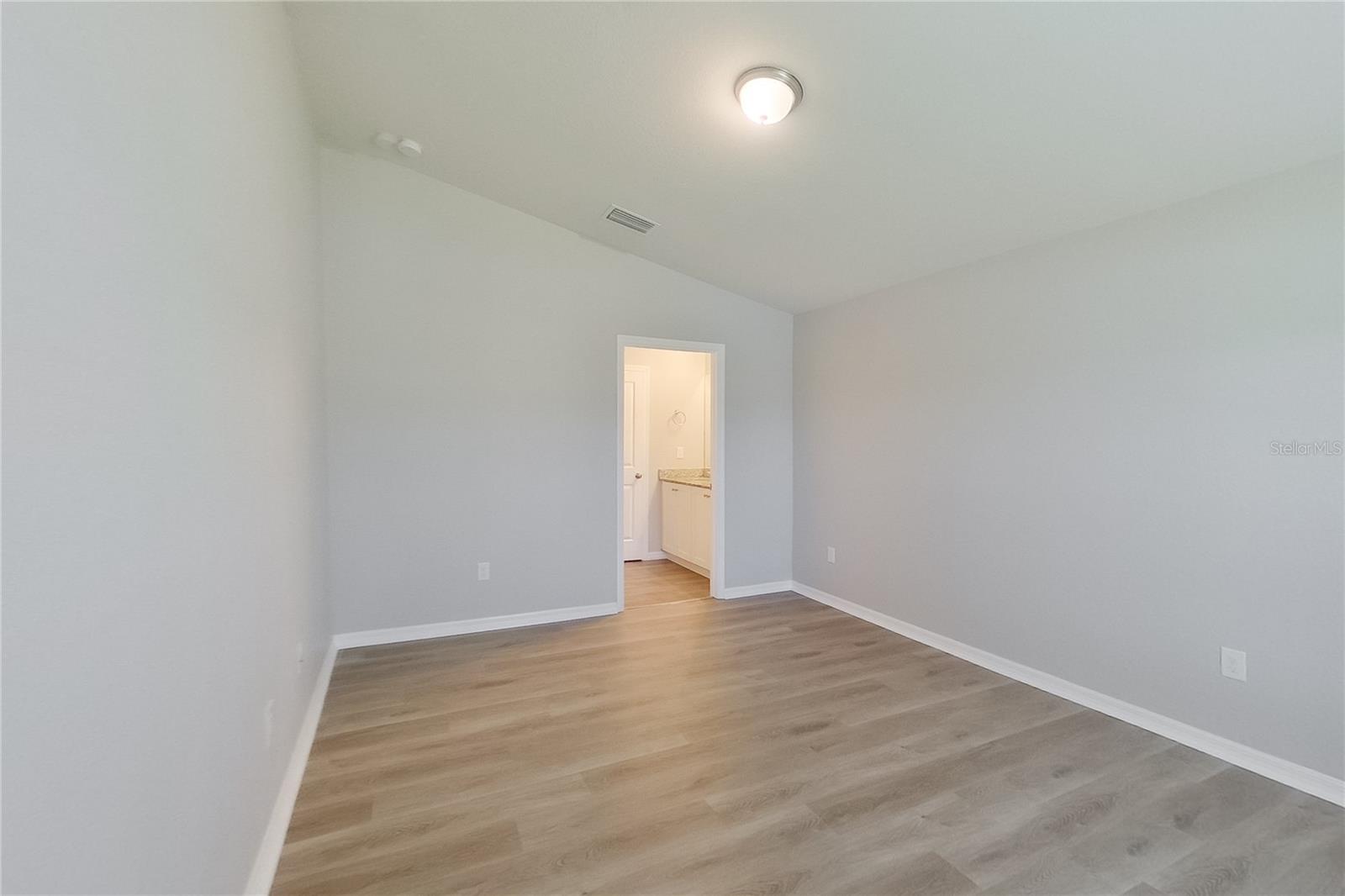 18310 Gibraltar Ln Property Photo 13