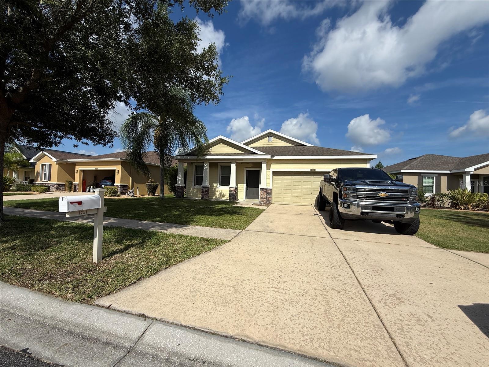 1751 Bonita Bluff Ct Property Photo 2