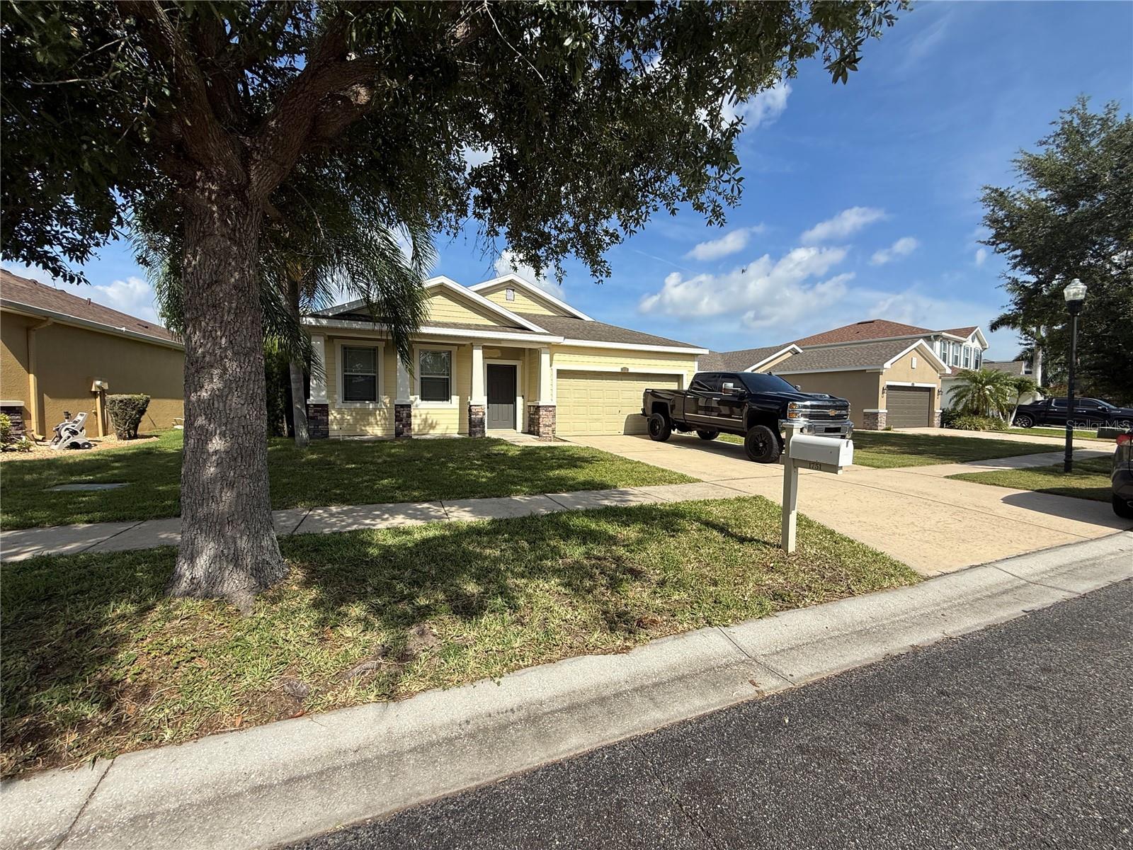 1751 Bonita Bluff Ct Property Photo 3
