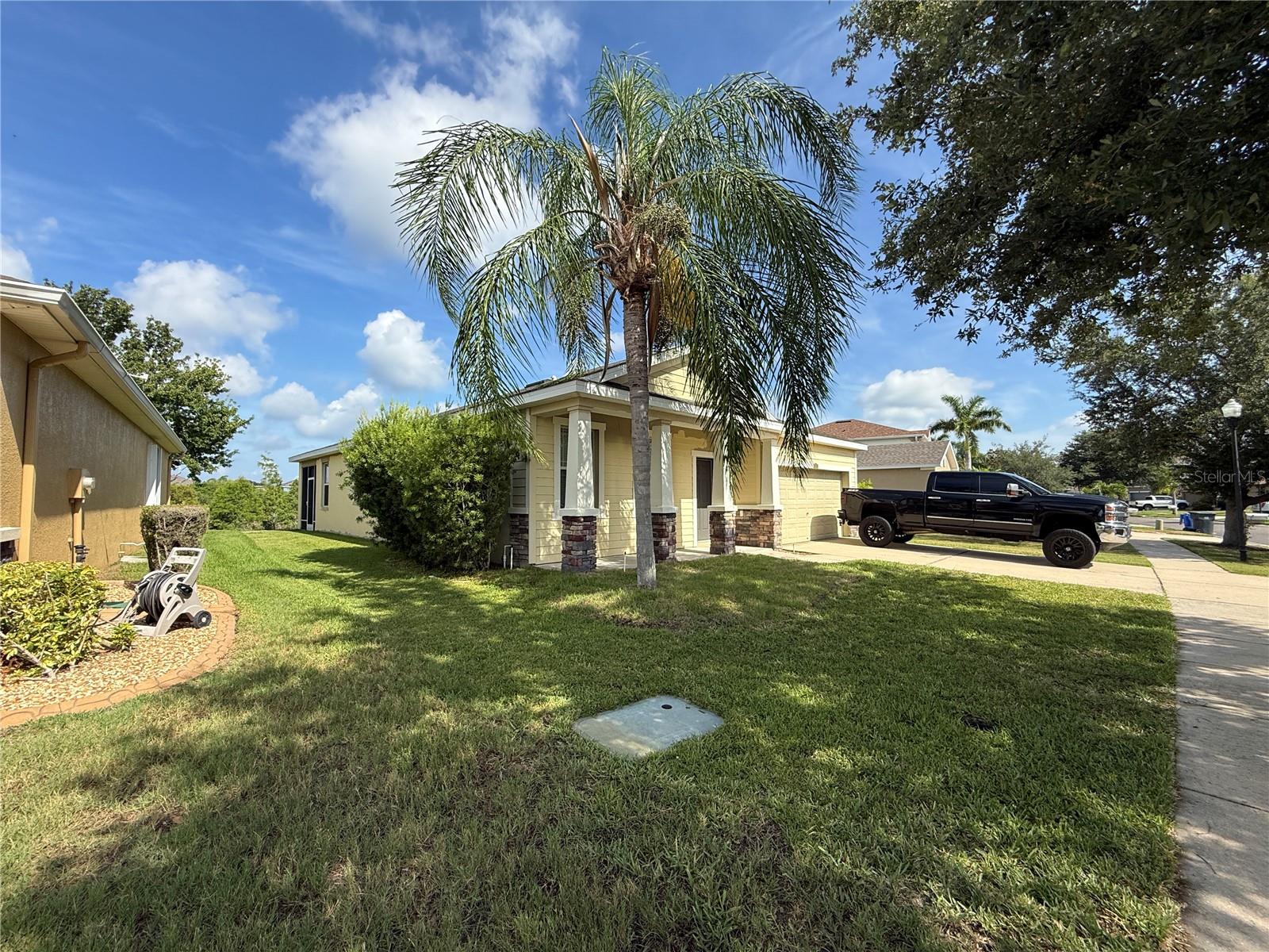 1751 Bonita Bluff Ct Property Photo 4
