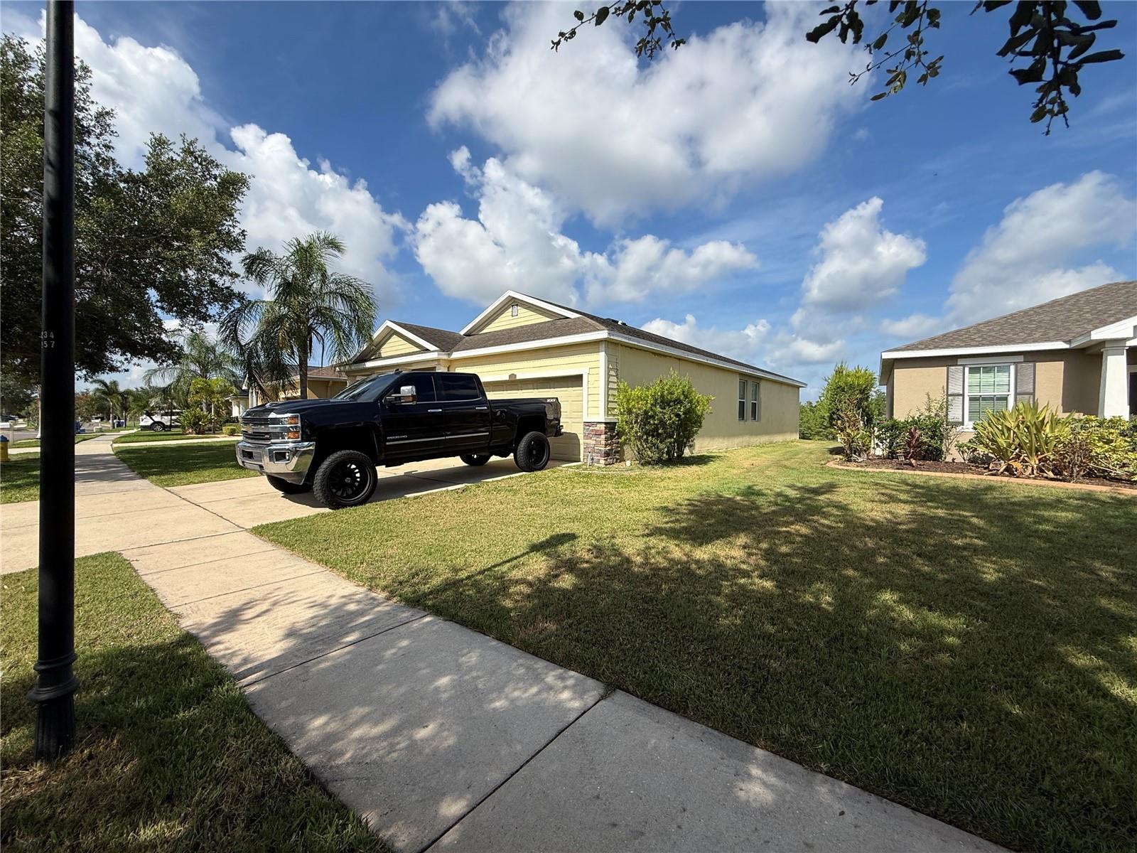 1751 Bonita Bluff Ct Property Photo 5