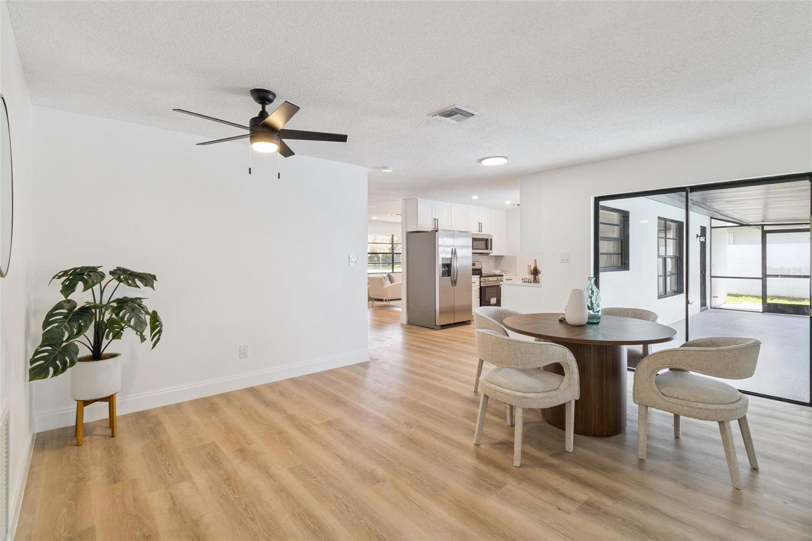 381 E Riviera Blvd Property Photo 6