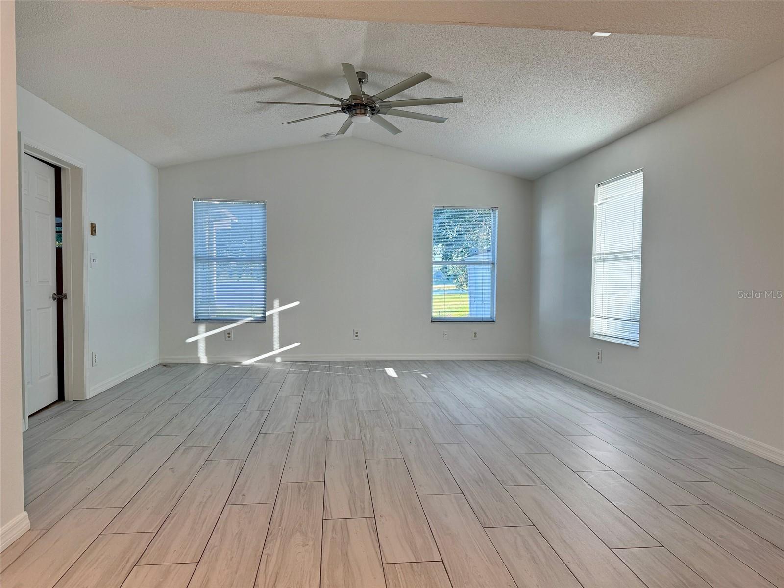 1512 Ison Ln Property Photo 7