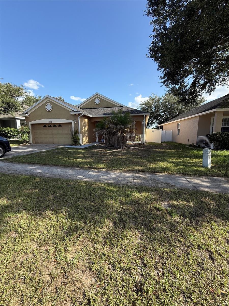3201 SUMMER CRUISE DR Property Photo 1