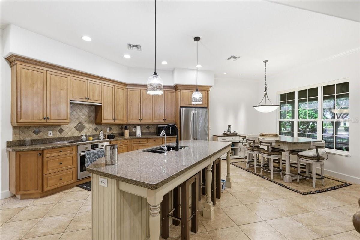 6124 Foxfield Ct Property Photo 7