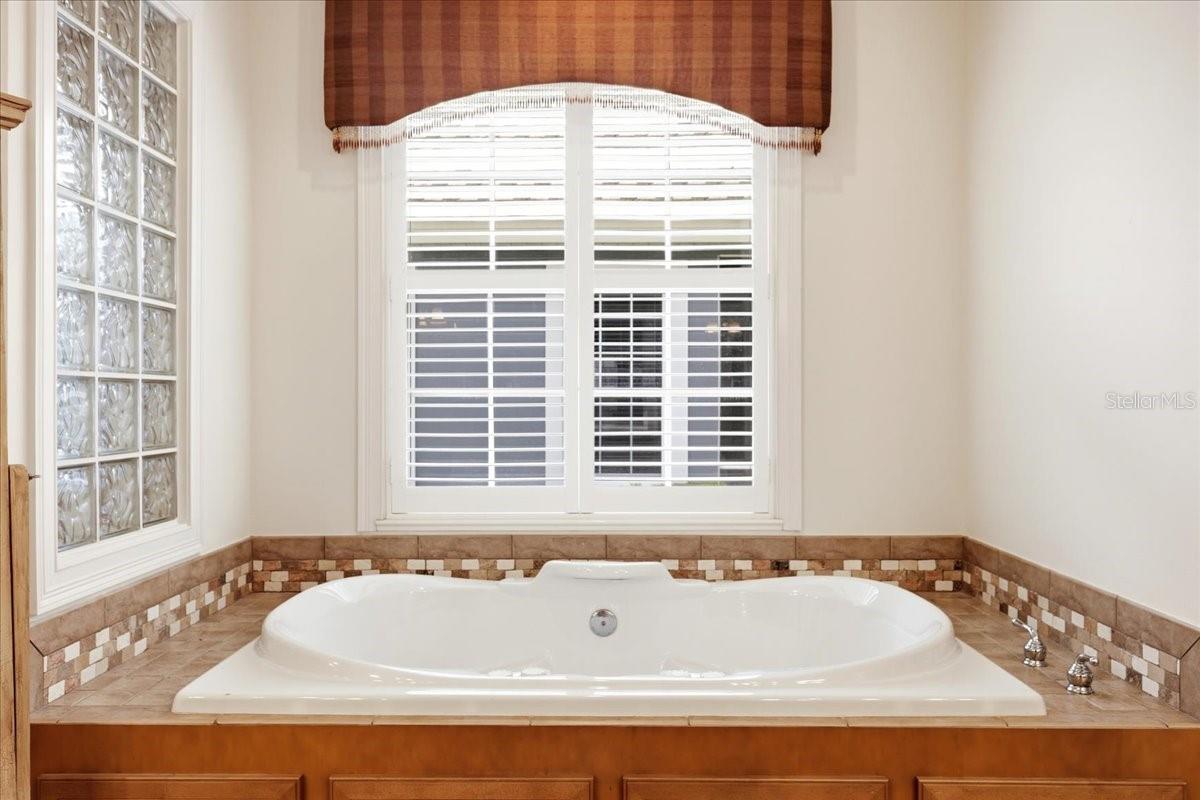 6124 Foxfield Ct Property Photo 23