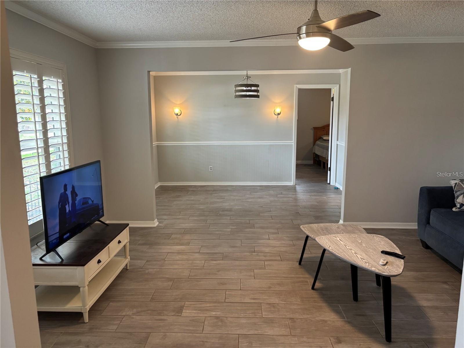 105 E Cottesmore Cir Property Photo 4