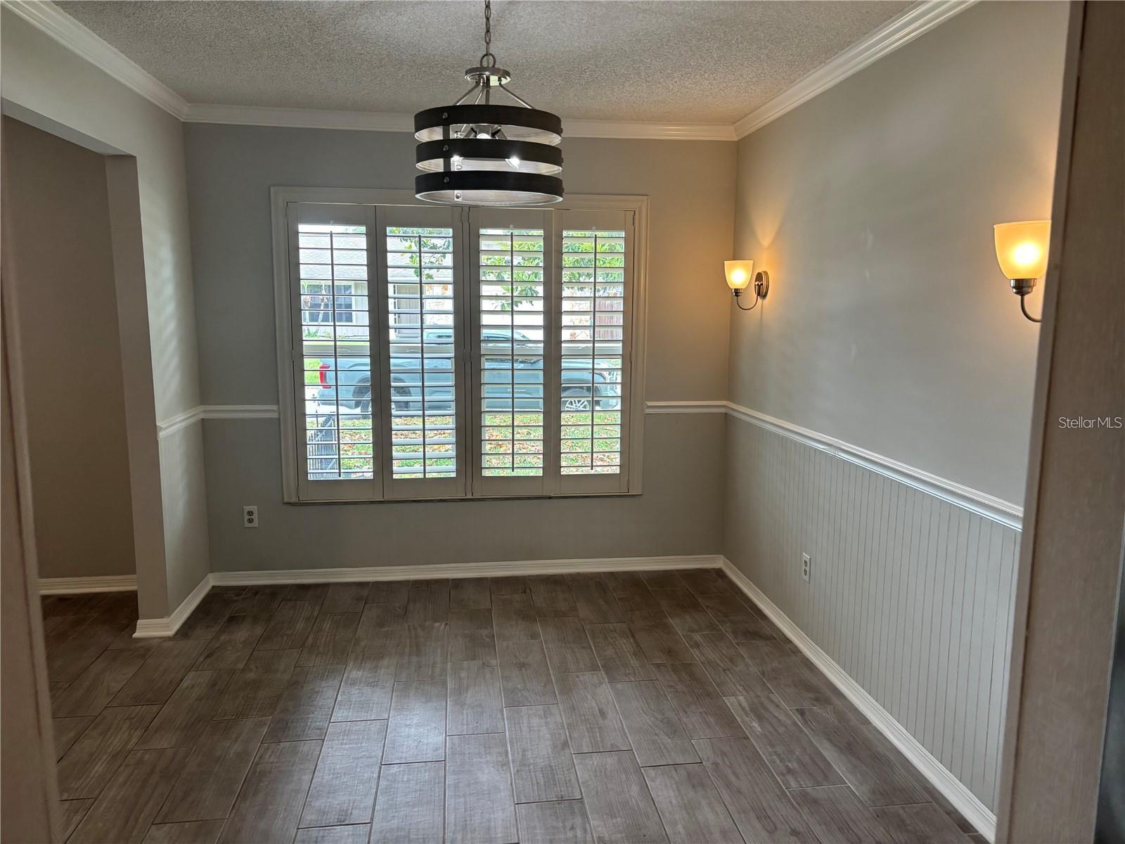 105 E Cottesmore Cir Property Photo 8