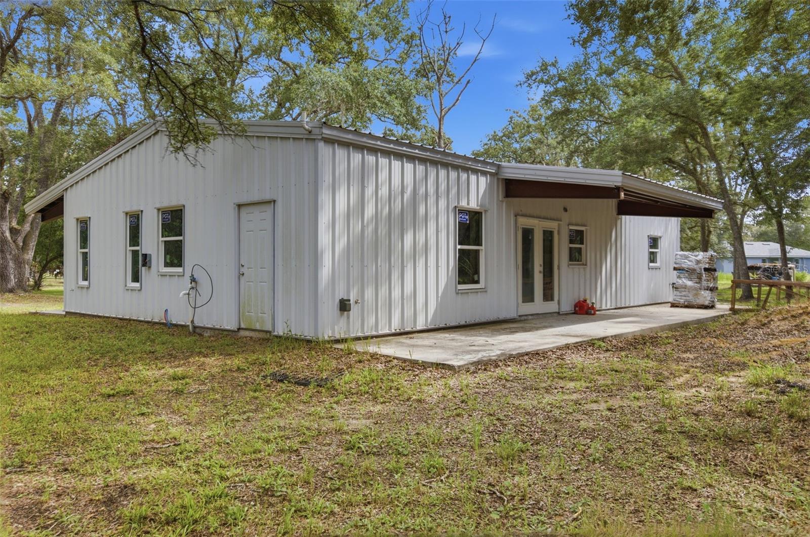 18127 Cedarhurst Rd Property Photo 4