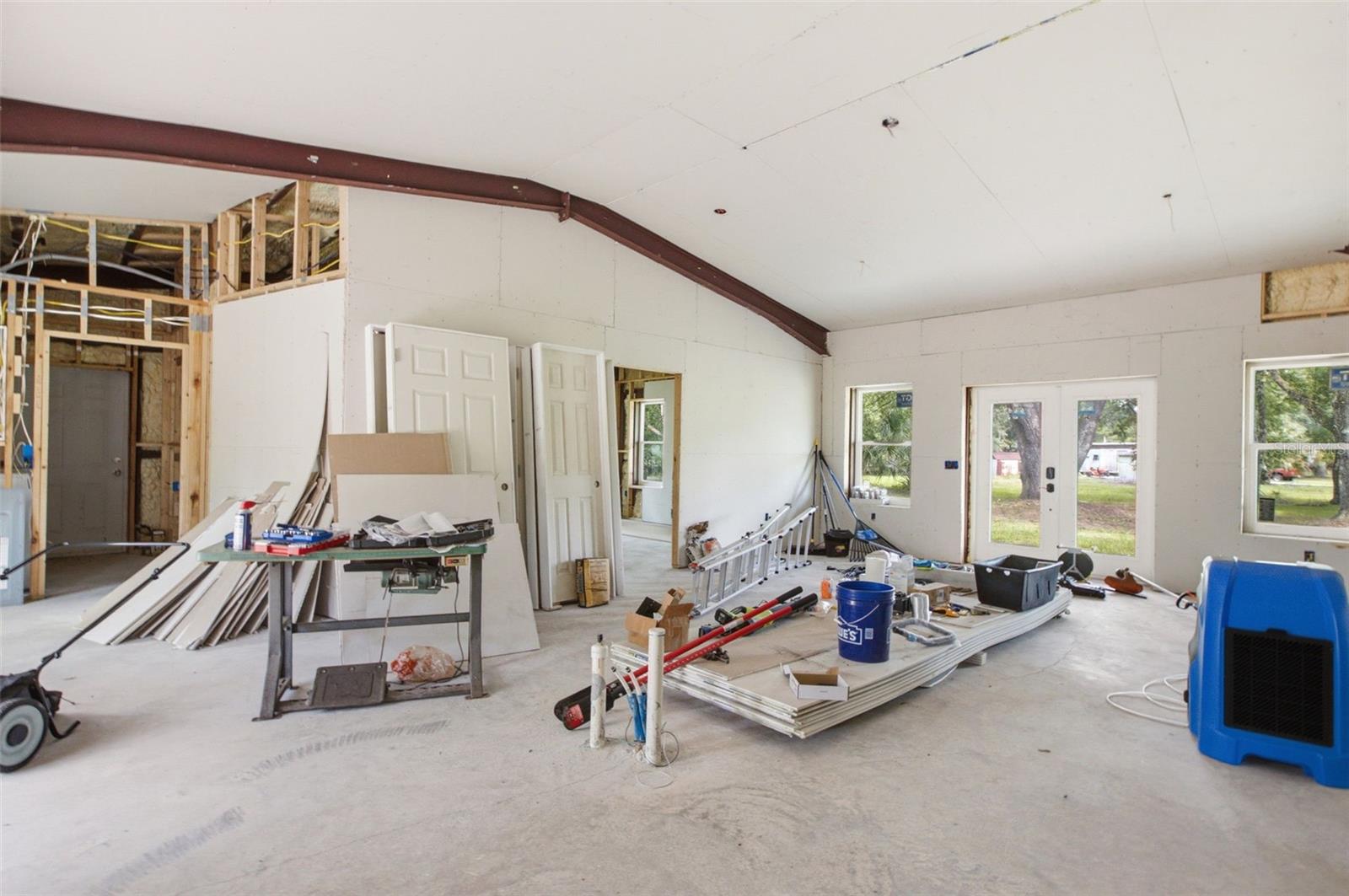 18127 Cedarhurst Rd Property Photo 7