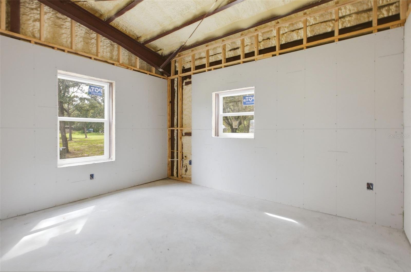 18127 Cedarhurst Rd Property Photo 11