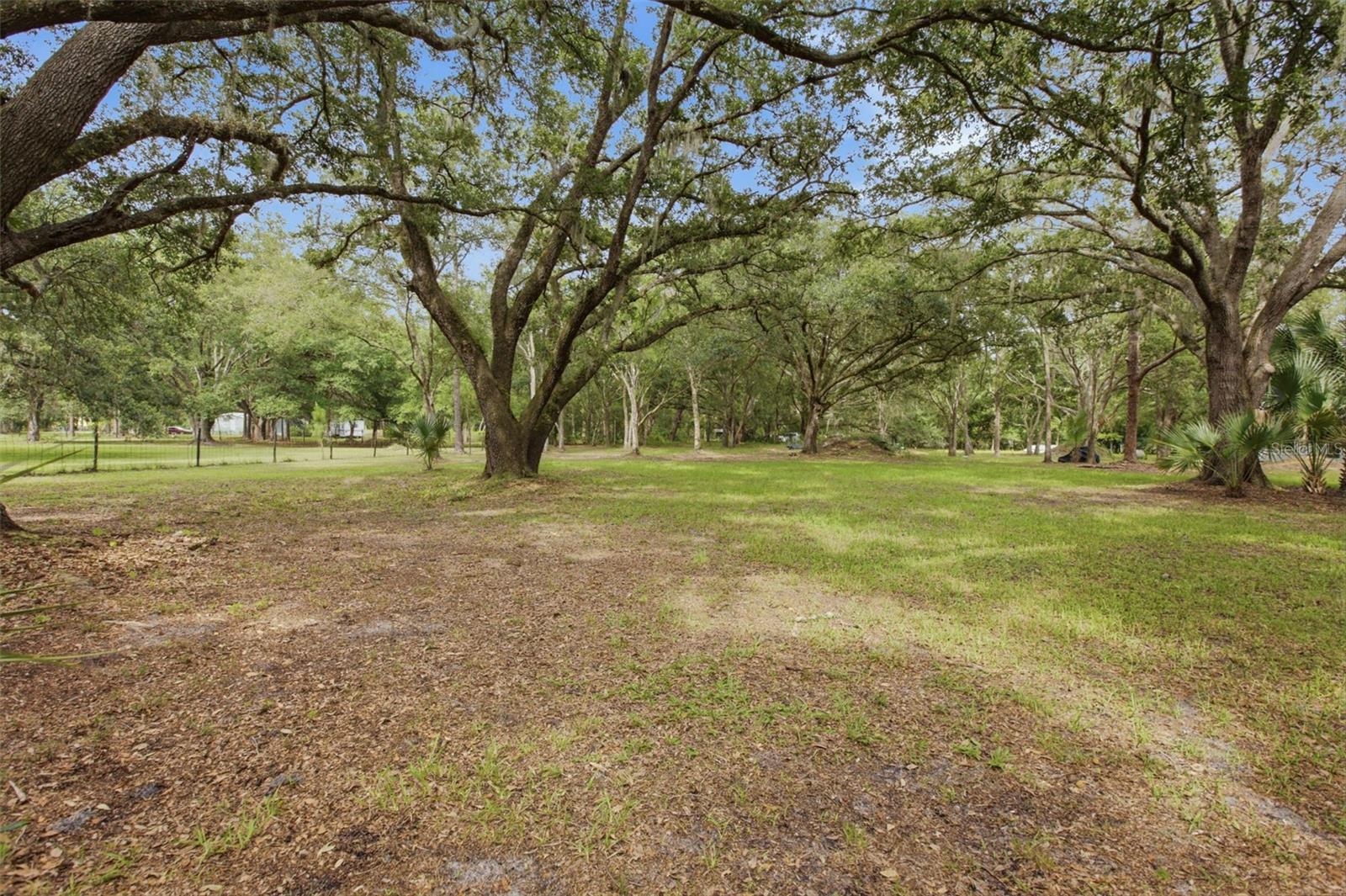 18127 Cedarhurst Rd Property Photo 25