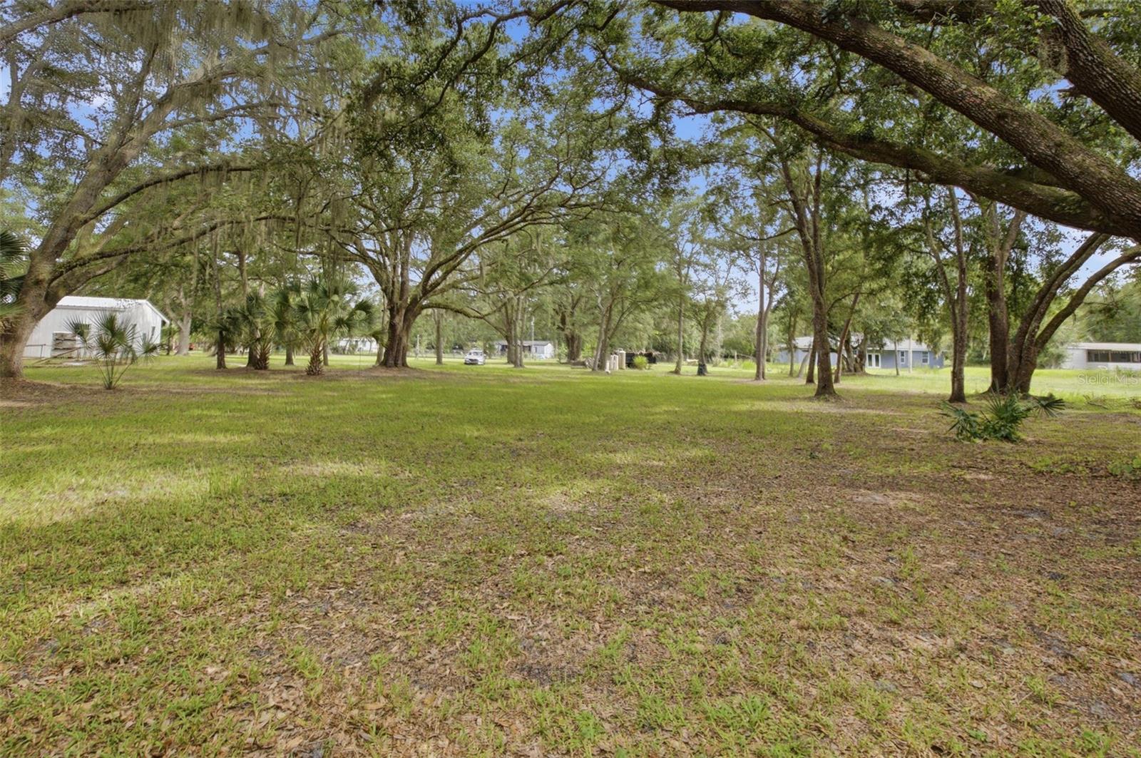 18127 Cedarhurst Rd Property Photo 26