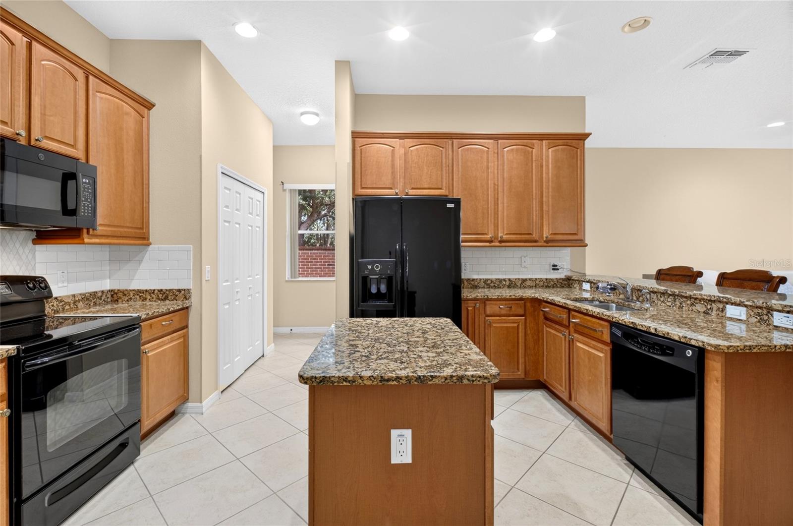 1801 Burdock Dr Property Photo 12