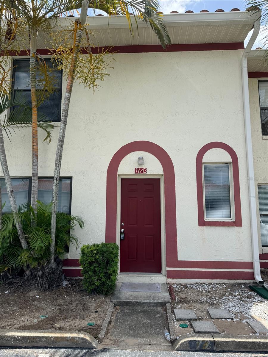 1643 Sandy Point Sq #72 Property Photo 2