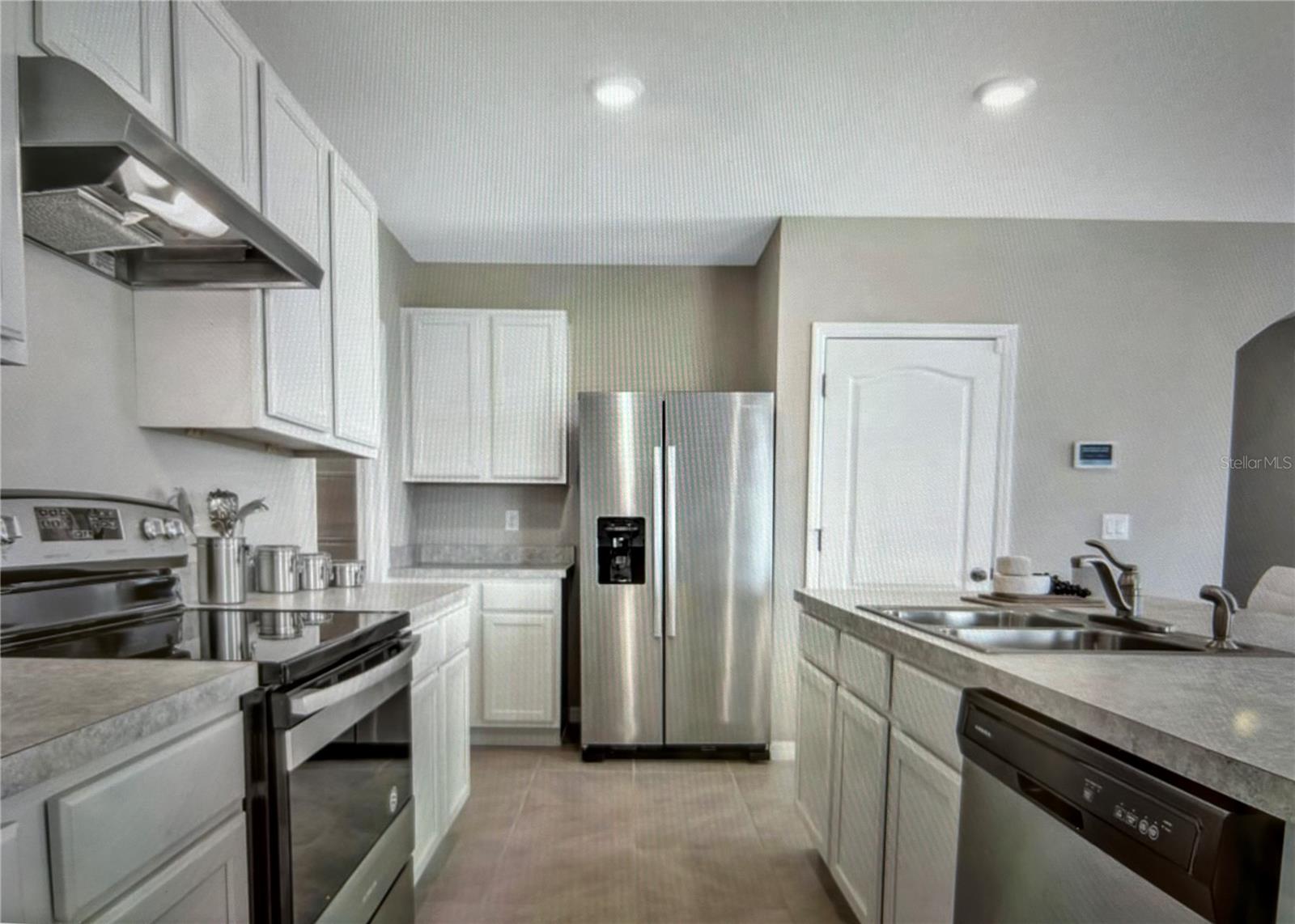 3464 Sandalwood Isle Way Property Photo 5