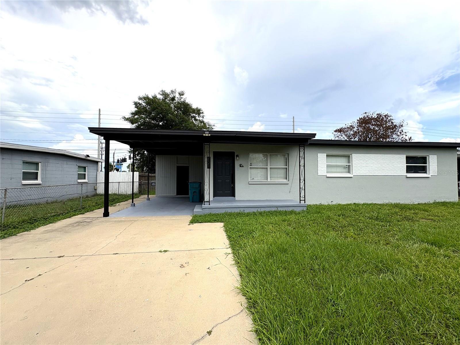 821 S Solandra Dr Property Photo 1