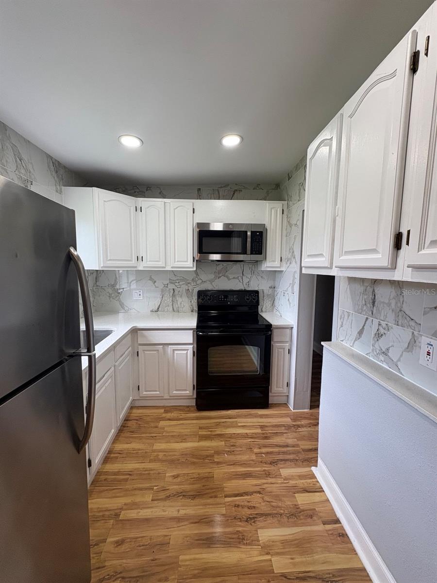 821 S Solandra Dr Property Photo 8