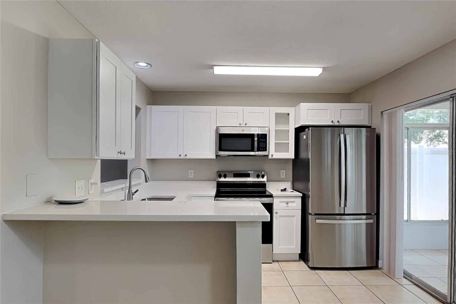 O6419488 Property Photo 4