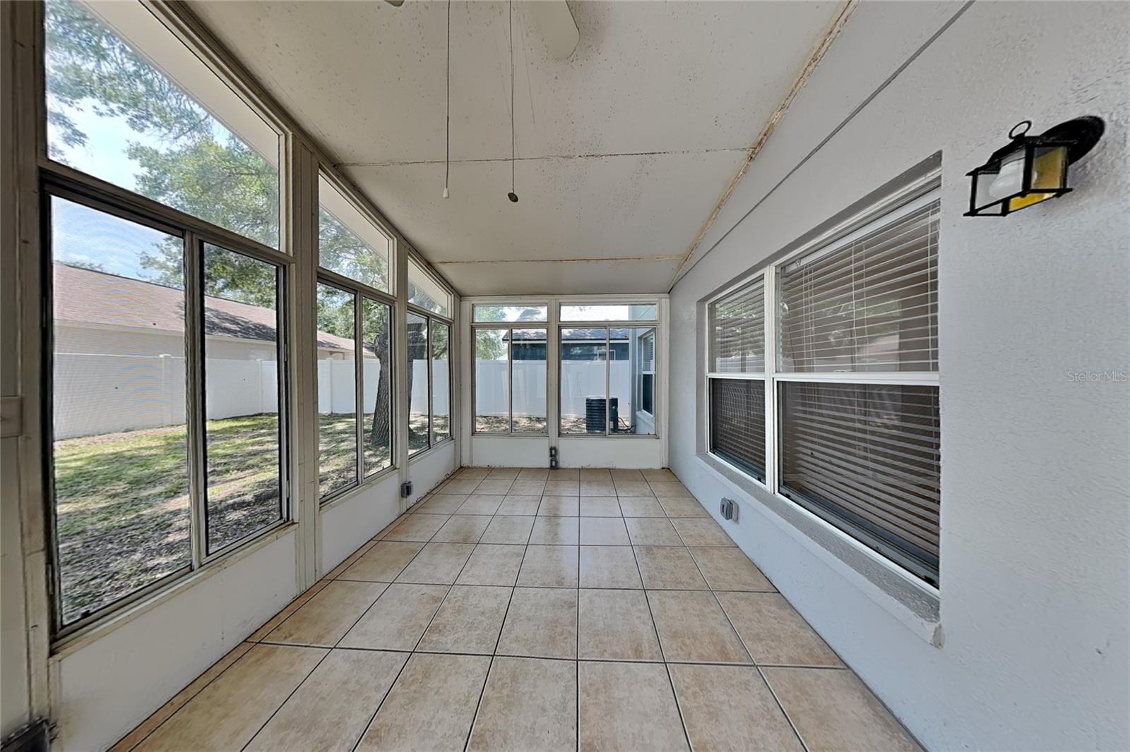 O6419488 Property Photo 14