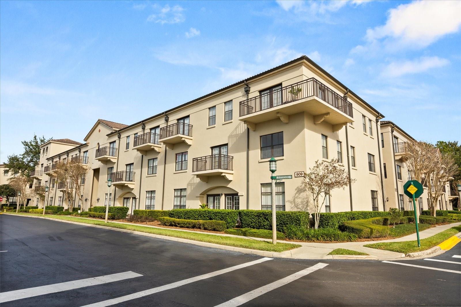 909 WATERSIDE LN #307 Property Photo 1