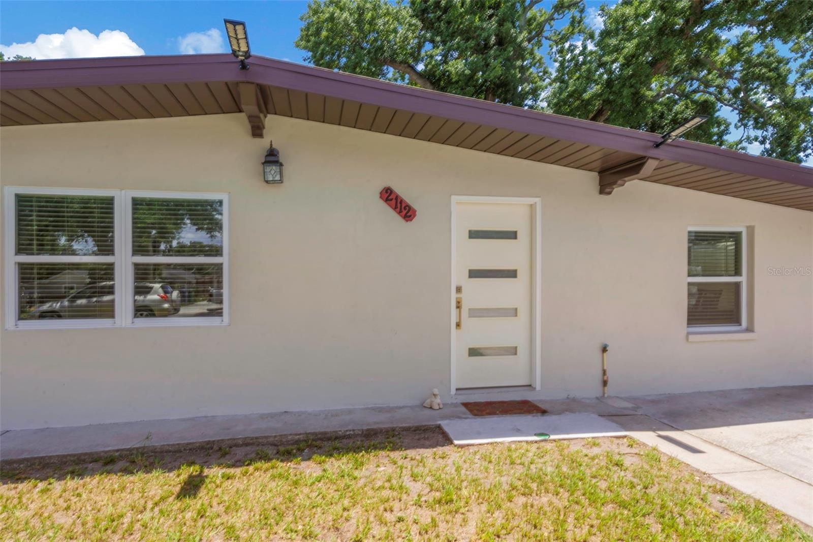 2112 W IDLEWILD AVE Property Photo 1