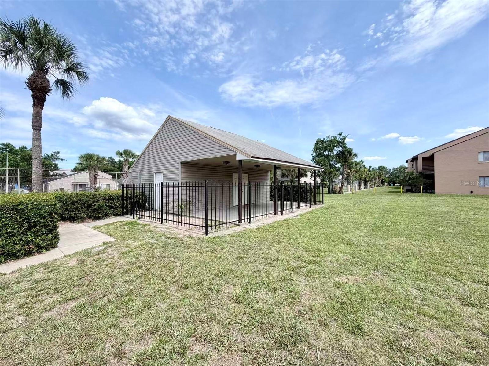 O6419502 Property Photo 9