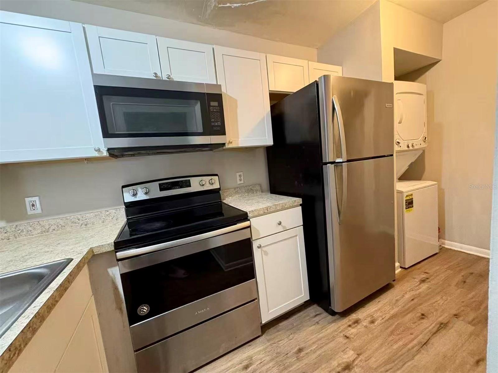O6419502 Property Photo 11