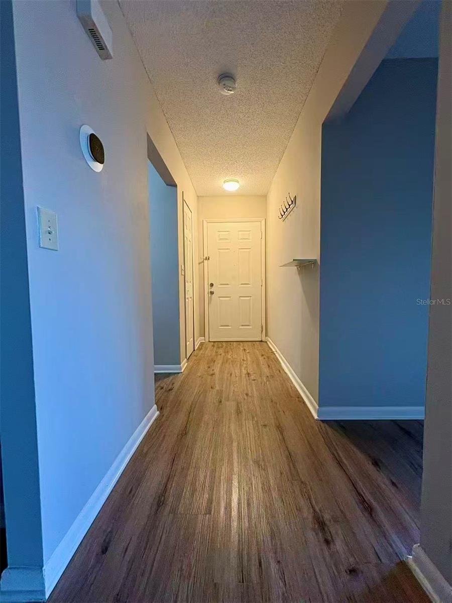 O6419502 Property Photo 27