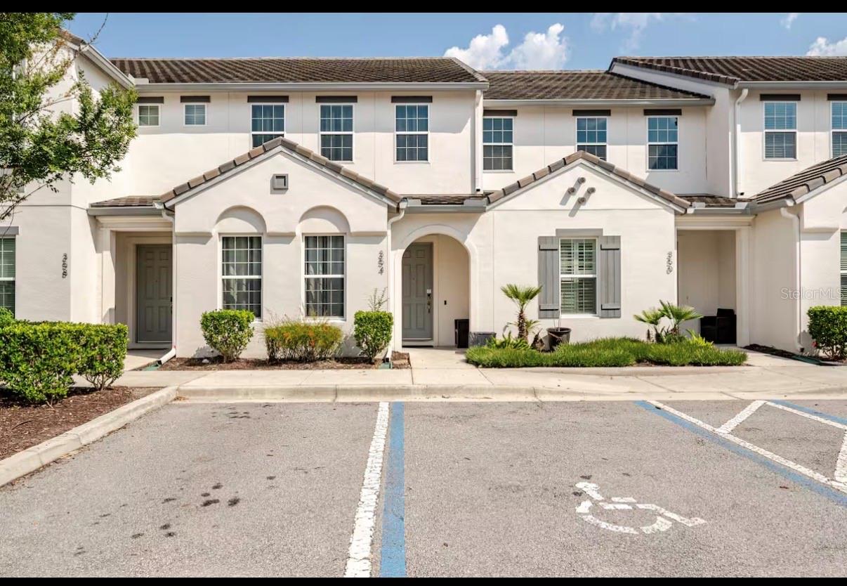 354 Captiva Dr Property Photo 1