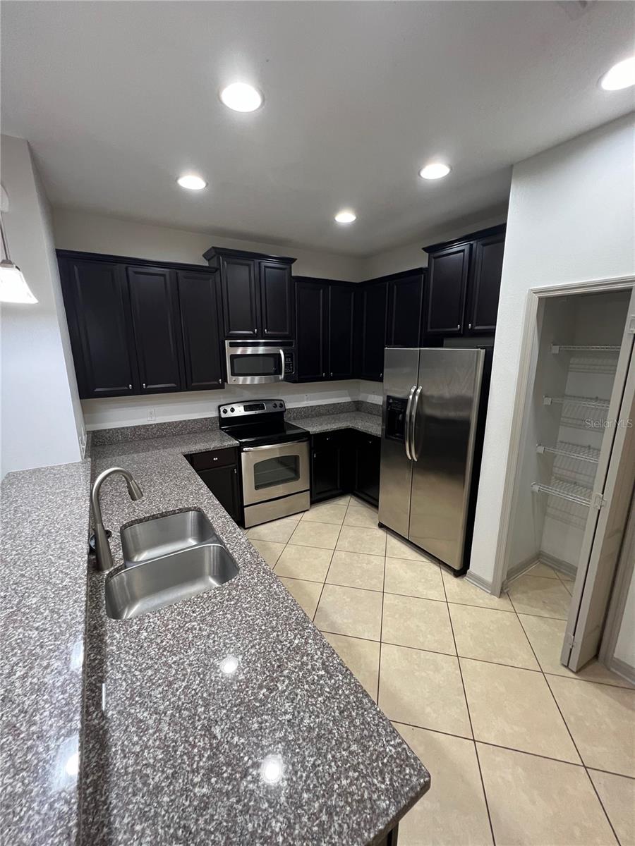 9157 Shepton St Property Photo 2