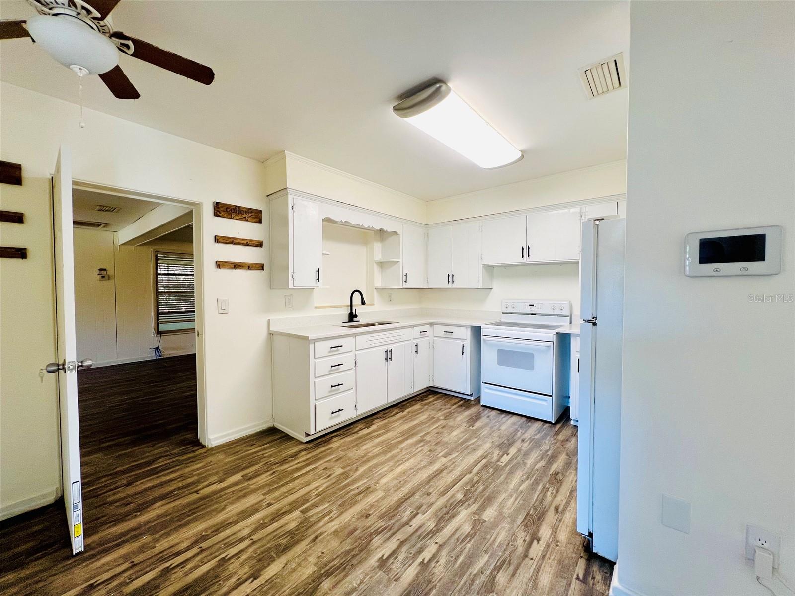 501 Avenue G Se #a Property Photo 3