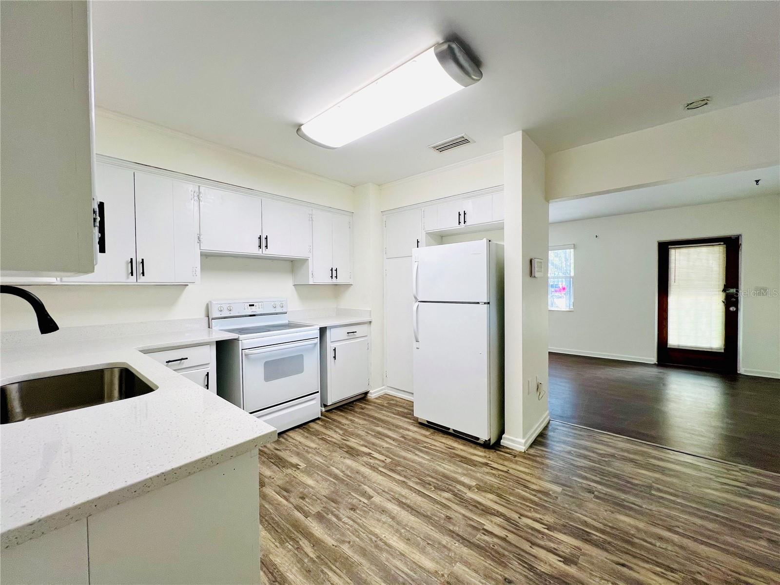 501 Avenue G Se #a Property Photo 13