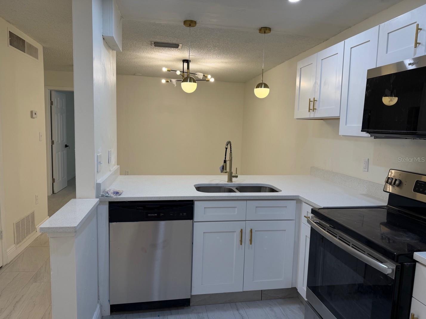 2711 Willow Run Property Photo 14