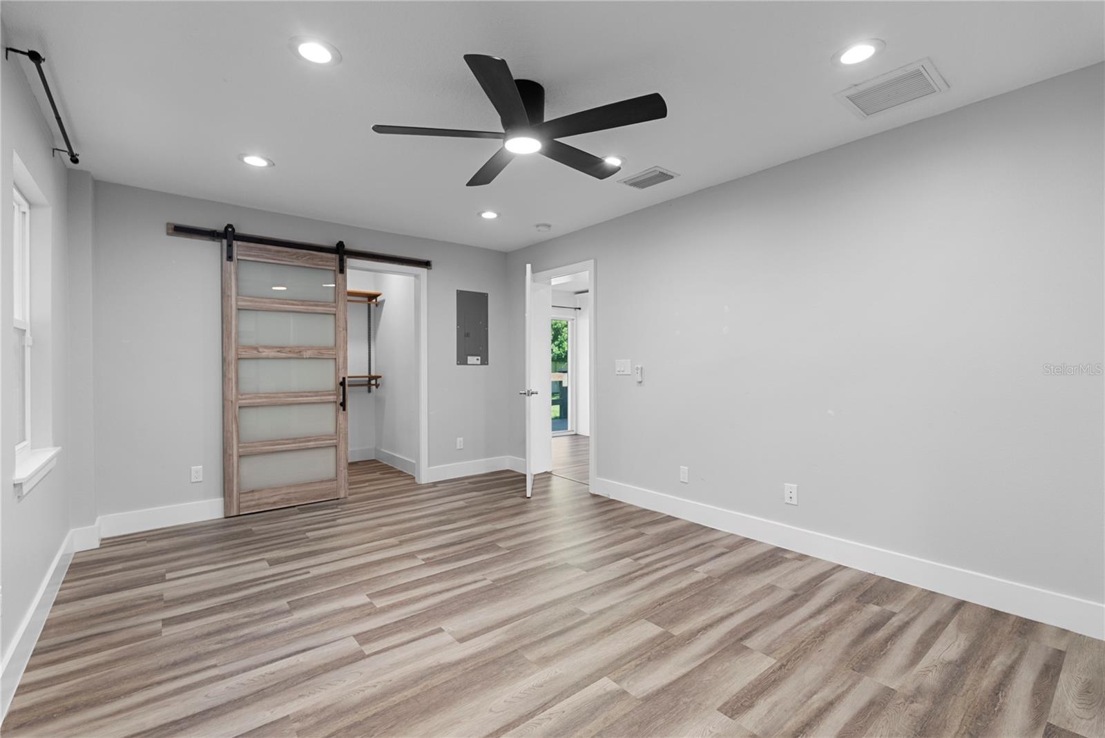 1350 Sasoon Ave Property Photo 11