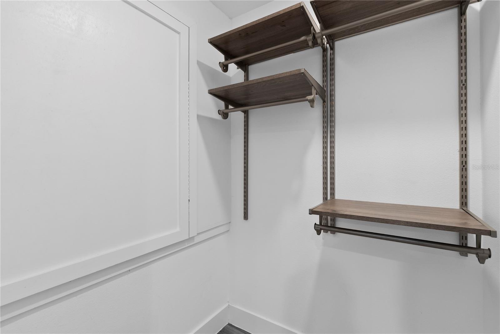 1350 Sasoon Ave Property Photo 14