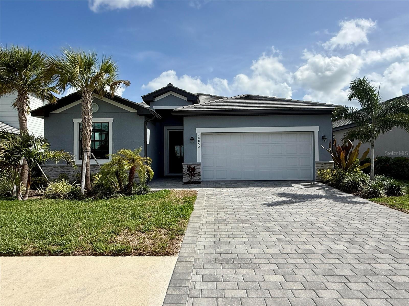 10852 SUN DROP ST Property Photo 1