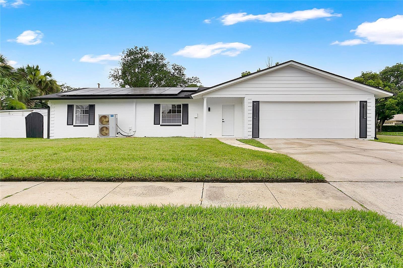 2494 Castlewood Rd Property Photo 4