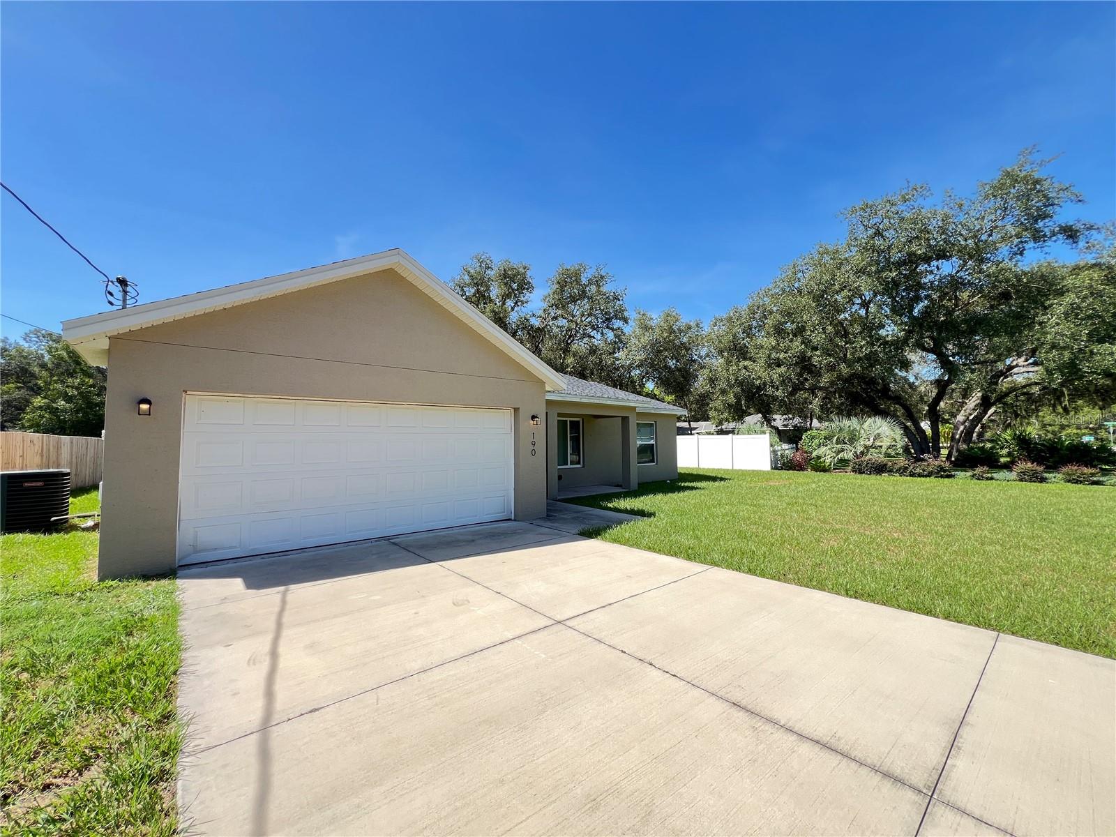 190 Fisher Way Property Photo 2