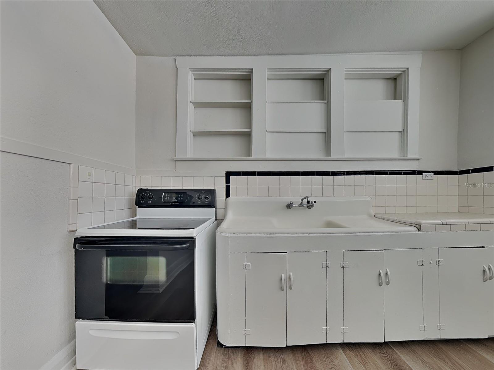 2904 W Chestnut St #2 Property Photo 3