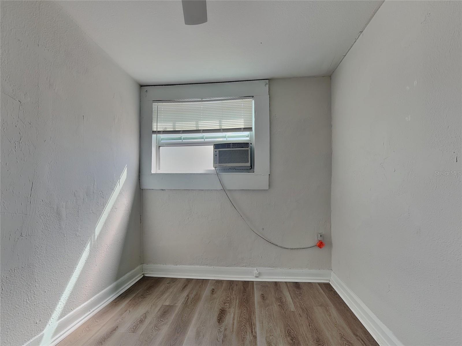 2904 W Chestnut St #2 Property Photo 5