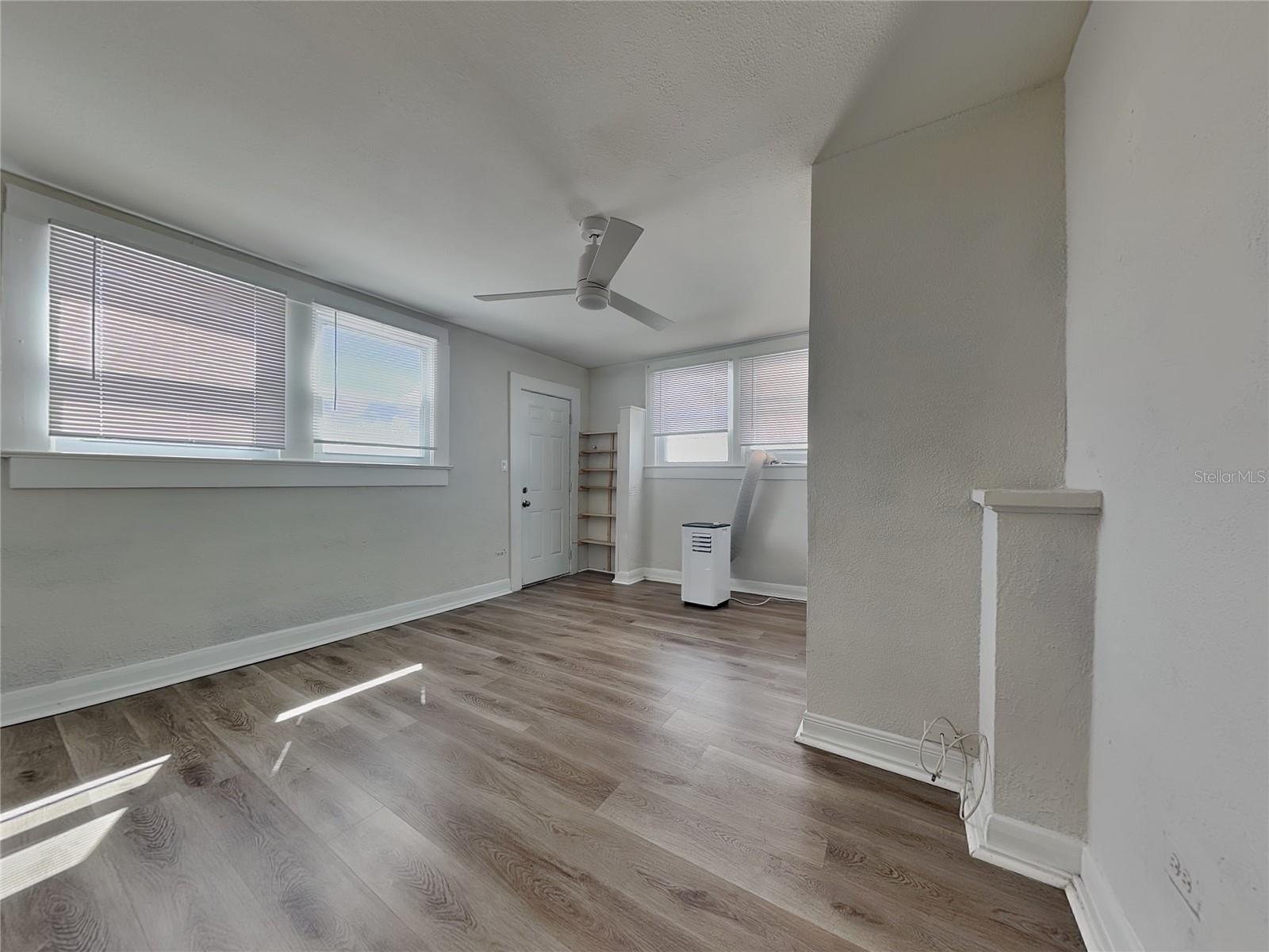 2904 W Chestnut St #2 Property Photo 6