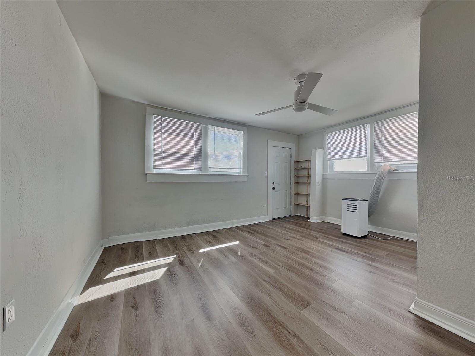 2904 W Chestnut St #2 Property Photo 7
