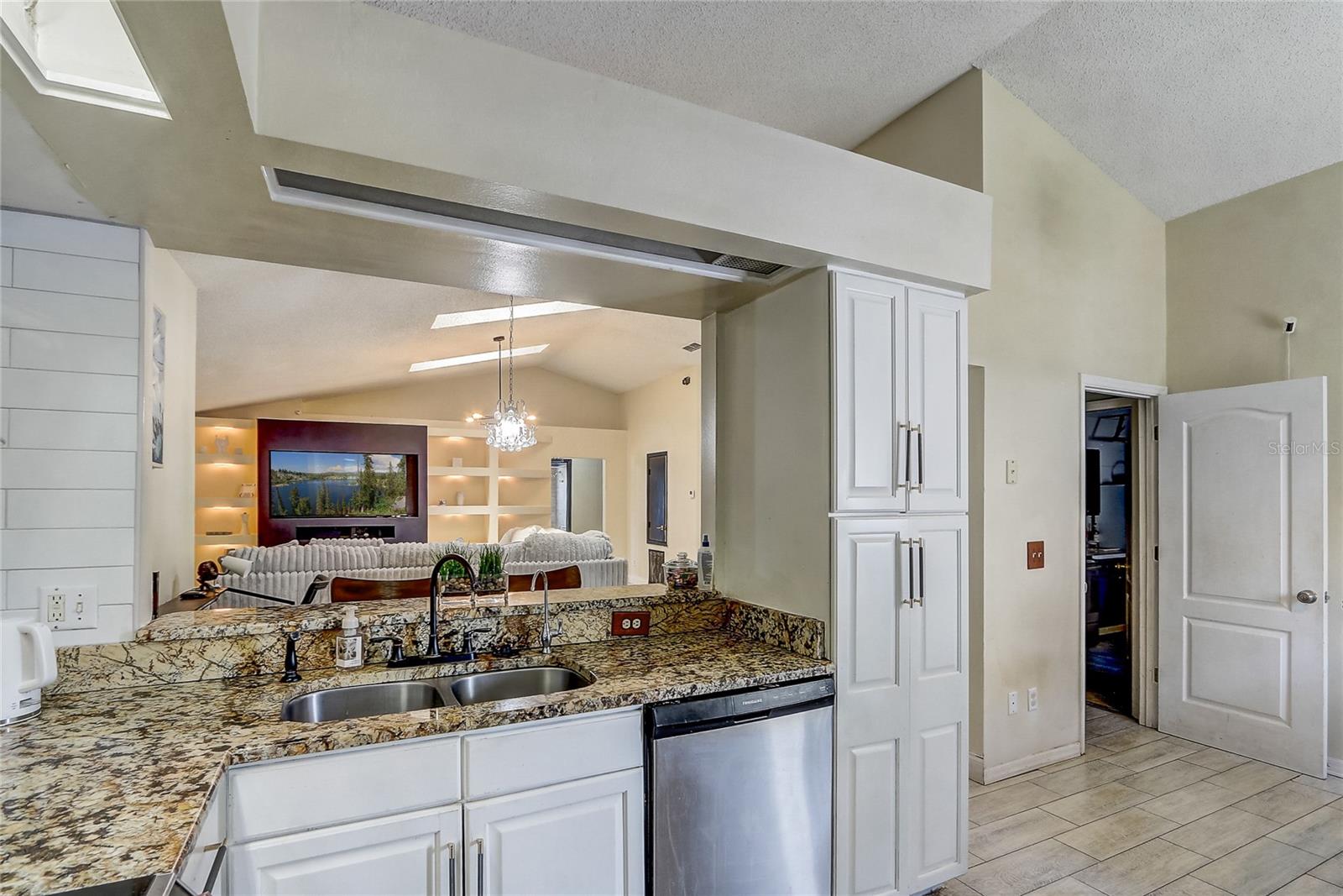 2191 Alclobe Cir Property Photo 14